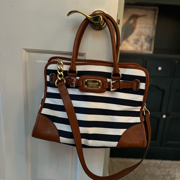 Michael Kors large Navy and white stripe with brown leather straps and handles - Picture 5 of 11